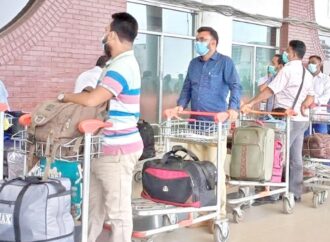 ২০১৩ সালের জানুয়ারি থেকে ২৮ ডিসেম্বর পর্যন্ত ১১ লাখ ১৬ হাজারের বেশি বাংলাদেশি বিদেশে গেছেন