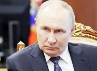 পুতিনের কৌশলে রুশ ধনকুবেরদের প্রভাব কমে গেছে