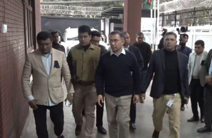গুলশান কার্যালয়ে অংশ নিলেন তারেক রহমান জরুরি বৈঠকে