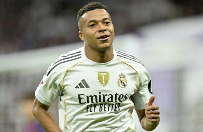 ইনজুরিতে কিলিয়ান এমবাপে: তিন সপ্তাহের জন্য মাঠের বাইরে ফরাসি তারকা