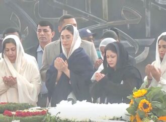 খালেদা জিয়ার সমাধিতে পরিবারের সদস্যরা দোয়া ও শ্রদ্ধা নিবেদন