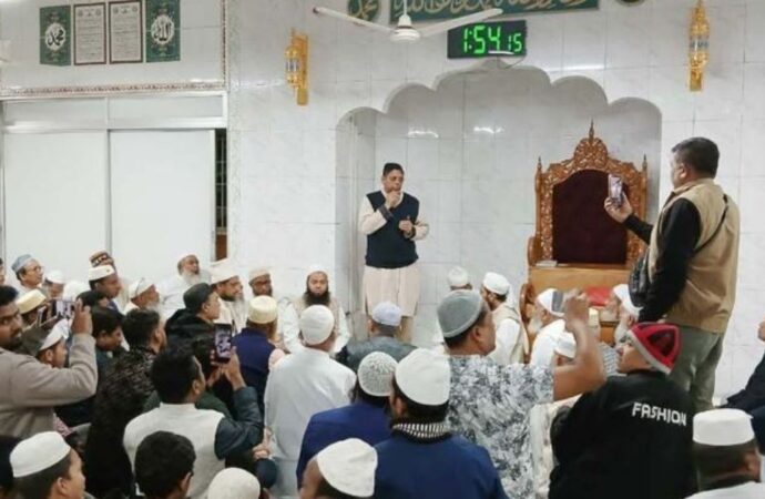 খালেদা জিয়ার মাগফিরাতের জন্য ধানমন্ডিতে দোয়া ও মাহফিল