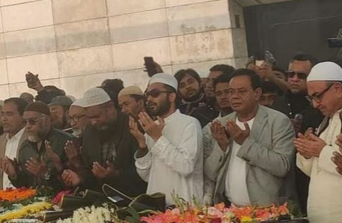 খালেদা জিয়া অত্যাচার সহ্য করেও গণতন্ত্রের জন্য সংগ্রাম করেছেন: মির্জা আব্বাস