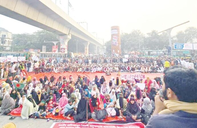 ৩০ কার্যদিবসের মধ্যে হাদি হত্যার বিচার না হলে সরকার পতনের দাবি