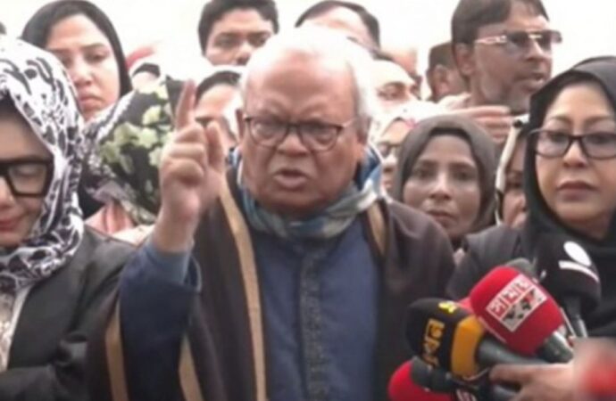 তারেক রহমান মায়ের দেখানো পথেই দেশকে এগিয়ে নেবেন: রিজভী