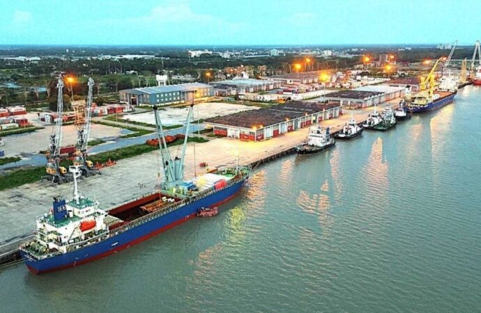 মোংলা বন্দরে কনটেইনার হ্যান্ডলিংয়ে রেকর্ড সৃষ্টি