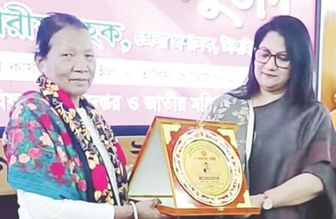 শিক্ষকতা ও সামাজিক অবদানে গর্ব জাসিন্তা নকরেক