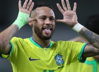 নেইমার ২০২৬ বিশ্বকাপের জন্য সান্তোসের সঙ্গেই চুক্তিবদ্ধ