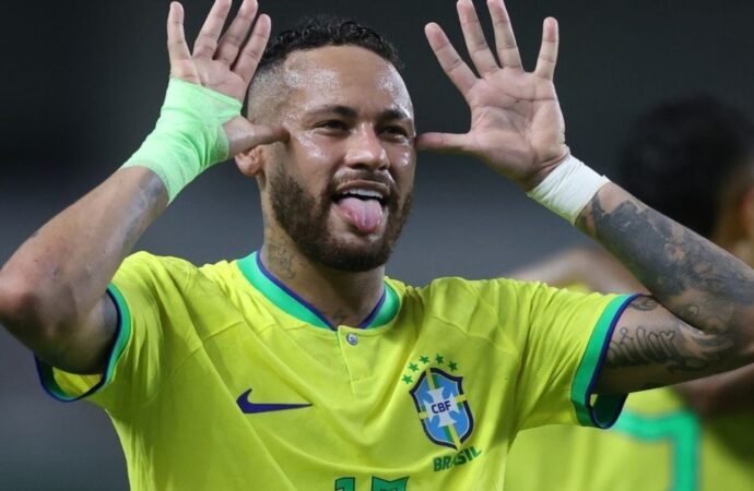 নেইমার ২০২৬ বিশ্বকাপের জন্য সান্তোসের সঙ্গেই চুক্তিবদ্ধ