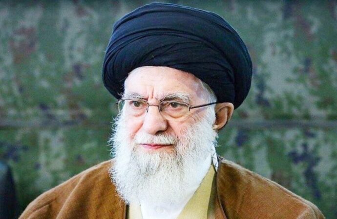 ইরান ঘোষণা করেছে শত্রুদের মাথা নত করাবে খামেনি