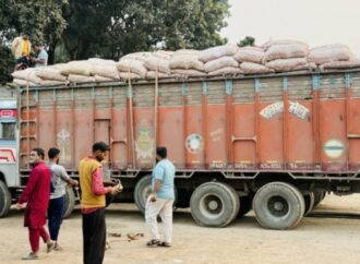হিলি দিয়ে ভারত থেকে পেঁয়াজ আমদানি বন্ধ ঘোষণা