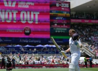 জো রুটের প্রথম সেঞ্চুরিতে ইতিহাসের মাইলফলক স্পর্শ