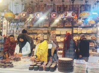 আন্তর্জাতিক বাণিজ্যমেলায় তুর্কি স্টলের তরুণদের ভিড়