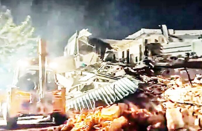 দিল্লি হাইকোর্টের নির্দেশ অমান্য, ফৌজ-ই-এলাহি মসজিদের পাশের স্থাপনা উচ্ছেদ