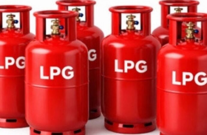 এলপিজি আমাদানি ও বিক্রি: ভ্যাট কমানোর সিদ্ধান্তে ধর্মঘট প্রত্যাহার