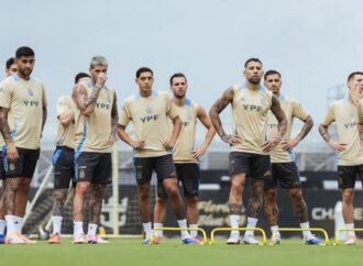 মেসির নেতৃত্বে ২০২৬ বিশ্বকাপের জন্য আর্জেন্টিনার শক্তিশালী ২০ সদস্যের চূড়ান্ত তালিকা প্রস্তুত