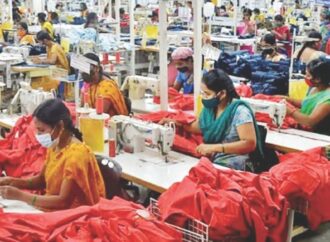 পোশাক খাতের জন্য বড় চ্যালেঞ্জ, রপ্তানি কমছে