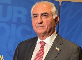 বিপ্লবের বিজয় আগামী দিনগুলোতে: ইরানি জনগণের পাশে ফিরে আসার প্রস্তুতি নিচ্ছেন স্বদেশি রাজকর্মী পাহলভি