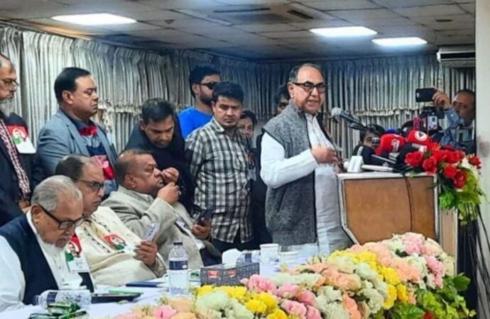 আলোচনা সভায় মির্জা আব্বাসের কঠোর বার্তা: দেশের স্বাধীনতা রক্ষায় অঙ্গীকার