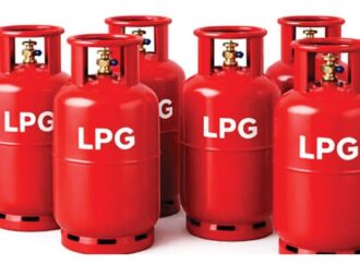 রোজার আগে এলপিজি সংকটের সমাধানের আশ্বাস জ্বালানি উপদেষ্টার