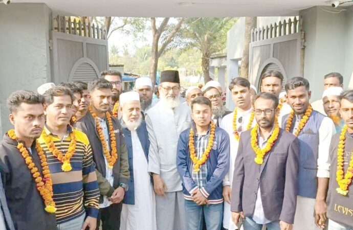 সাতক্ষীরায় গণঅধিকার পরিষদের ১২ নেতা কর্মী জামায়াতে যোগদান