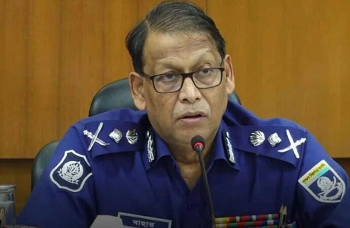 আইজিপির কঠোর নির্দেশ: অবাধ ও সুষ্ঠু নির্বাচনের জন্য পুলিশকে নিরপেক্ষ থাকতে হবে