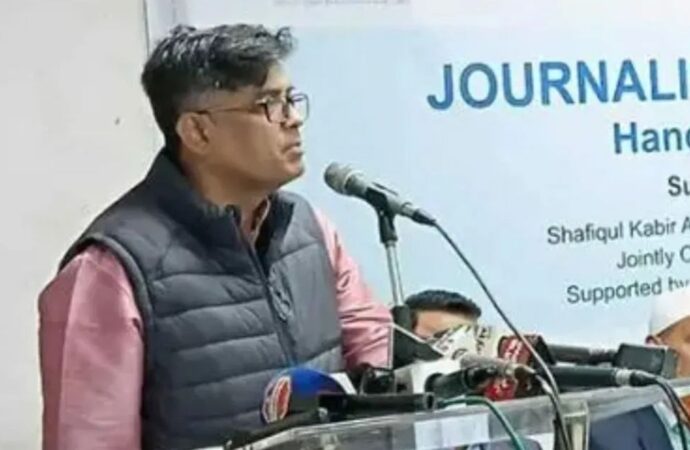 নোয়াব বড় কথা বলে কিন্তু সাংবাদিকদের ইকুইপমেন্ট দেয় না: প্রেস সচিব