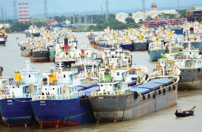 রমজান ও নির্বাচনের জন্য পণ্য মজুতের সুড়ঙ্গ: ভাসমান গুদামে অসাধু বাণিজ্য