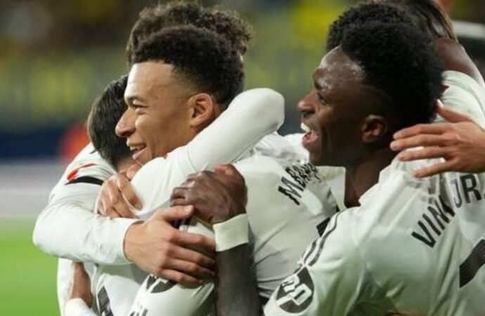 লা লিগায় শীর্ষে রিয়াল মাদ্রিদ: ভিয়্যারিয়ালকে হারিয়ে বার্সেলোনাকে টপকে গেল লস ব্লাঙ্কোসরা