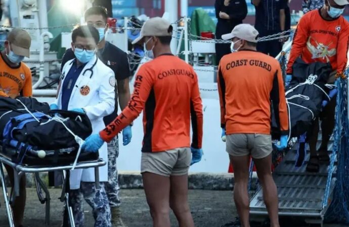 ফিলিপাইনে গভীর রাতে যাত্রীবাহী জাহাজডুবি: ১৫ মরদেহ উদ্ধার, নিখোঁজ ২৮