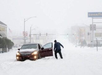 যুক্তরাষ্ট্রে ভয়াবহ তুষারঝড়ের দাপট