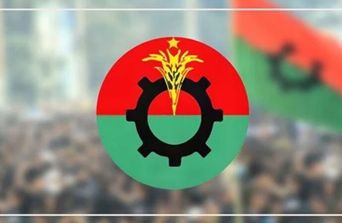 ত্রিশালে নির্বাচনী ব্যানারে অগ্নিসংযোগের ঘটনায় উত্তেজনা