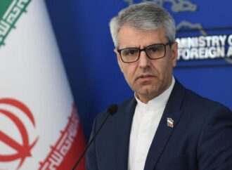 যুক্তরাষ্ট্রের বিমানবাহী রণতরী কাছেই, ইরান দিচ্ছে কঠোর বার্তা