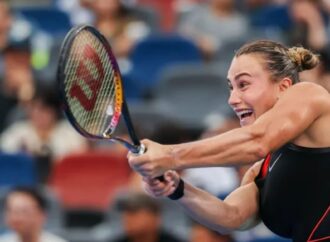 অজি ওপেনে সাবালেঙ্কার দাপট: ১৮ বছর বয়সী জোভিচকে উড়িয়ে সেমিফাইনালে পৌঁছালেন