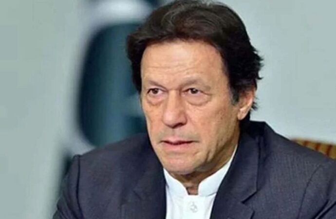 ইমরান খানকে হাসপাতালে নেওয়া হয়েছিল