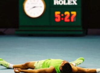 মেলবোর্নে অতিমানবীয় জয়ে প্রথম ফাইনালে আলকারাজ