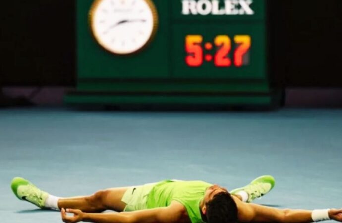 মেলবোর্নে অতিমানবীয় জয়ে প্রথম ফাইনালে আলকারাজ