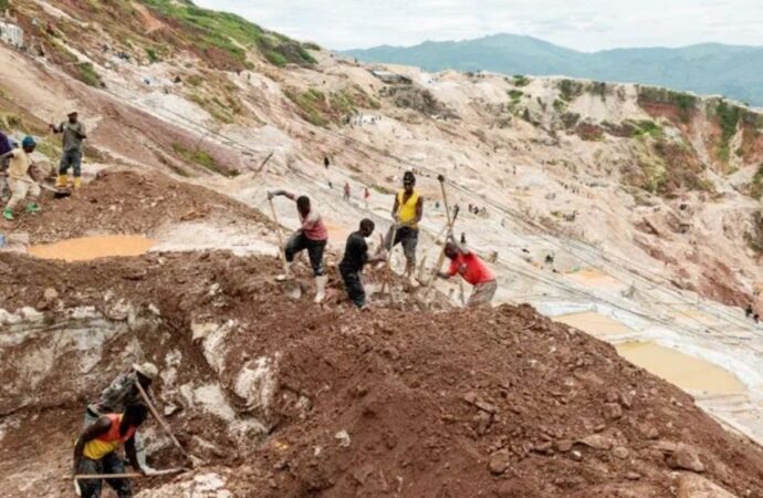কঙ্গোতে ভয়াবহ খনি ধস: দুই শতাধিক মানুষের প্রাণহানির শঙ্কা