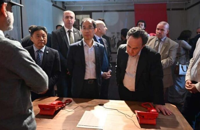 জুলাই গণঅভ্যুত্থান স্মৃতি জাদুঘর পরিদর্শন করলেন বিদেশি কূটনীতিকরা