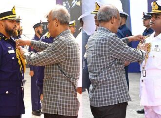 ৪০ কোস্ট গার্ড সদস্যকে পদক প্রদান করলেন মাননীয় স্বরাষ্ট্র উপদেষ্টা