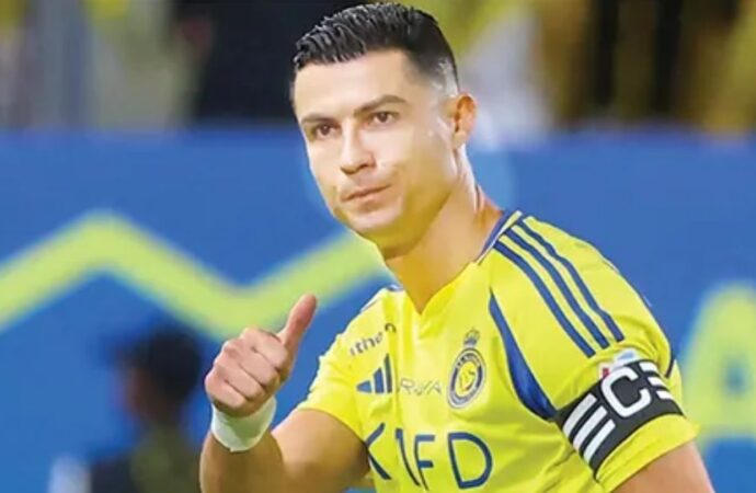 শর্ত না মানলে আল নাসর ছাড়ার হুমকি রোনালদোর