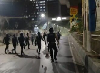 শাহবাগে ফের পুলিশের সঙ্গে ইনকিলাব মঞ্চের সংঘর্ষ