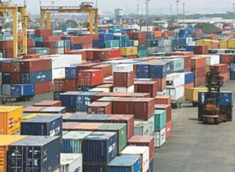 চট্টগ্রাম বন্দরে অচলাবস্থা: শ্রমিকের ধর্মঘটে আমদানি-রপ্তানি ব্যাহত