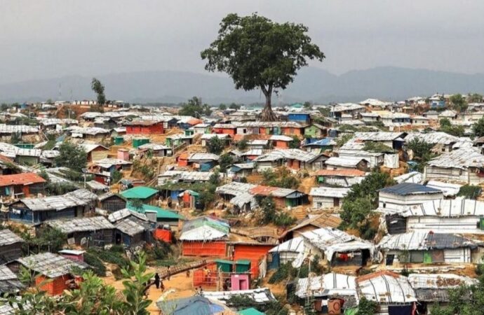 উখিয়ায় যৌথ বাহিনীর বিশেষ অভিযানে ১৫০০ রোহিঙ্গা আটক