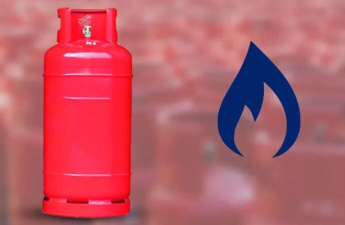 ভেড়ামারায় অতিরিক্ত দামে গ্যাস বিক্রি: ভোগান্তি ও কঠোর ব্যবস্থা