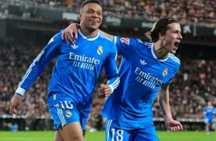 ভ্যালেন্সিয়াকে হারিয়ে রিয়ালের হুঙ্কার, লিভারপুলের জয়সহ প্রিমিয়ার লিগে কড়া লড়াই