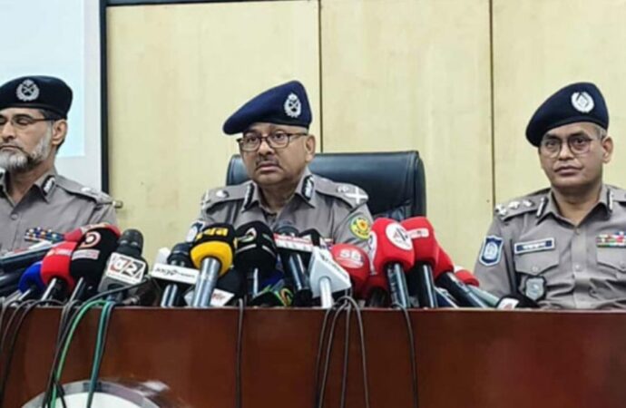 ঢাকার ৩৭ ভোটকেন্দ্র ঝুঁকিপূর্ণ, ভবনগুলোতে থাকবে বডি ক্যামেরা