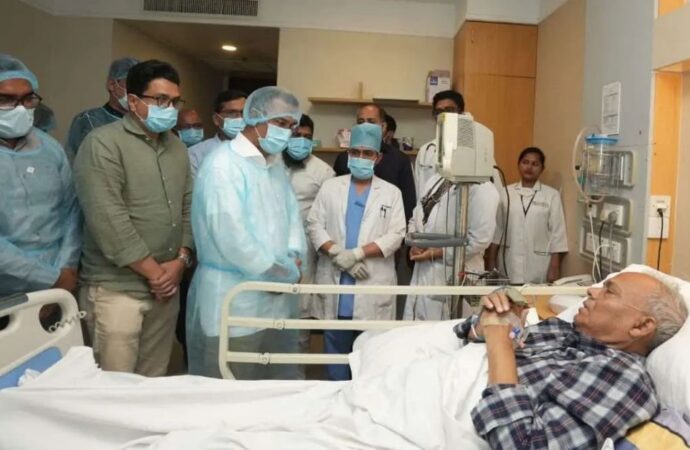 বিএনপি চেয়ারপারসন তারেক রহমান অসুস্থ রুহুল কবির রিজভীকে দেখতে হাসপাতালে গেলেন