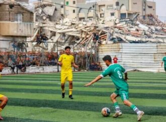 গাজার ধ্বংসস্তূপের মধ্যে ফুটবল ফিরল দুই বছর পর