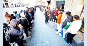 স্পেনে অনিয়মিত অভিবাসীদের জন্য বৈধতার নতুন সুযোগ ঘোষণা